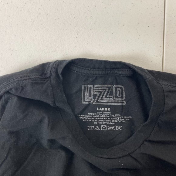Lizzo The Special Tour T Shirt 2022 Pop Concert Black Size L - Picture 4 of 4